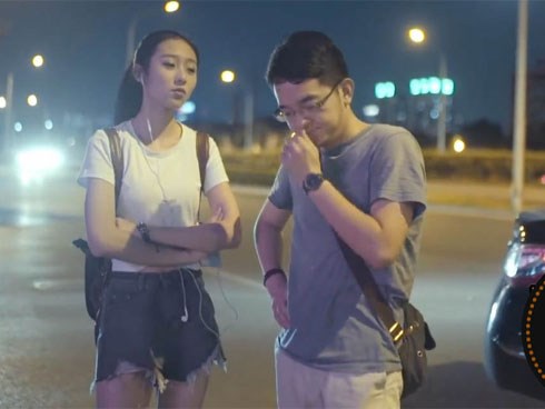 Cười rung rốn: Chàng rẽ trái, nàng rẽ phải