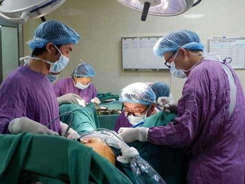 Suốt 22 năm không có âm đạo, cô gái trẻ vỡ oà trước ngày lấy chồng