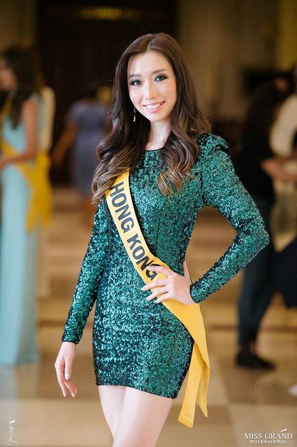 Phương Nga đầm lông vũ lộng lẫy dự phần thi phỏng vấn ở Miss Grand-4