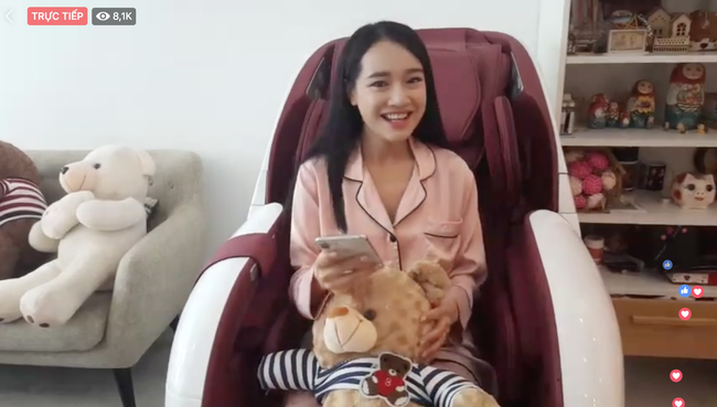Livestream trò chuyện với khán giả, Nhã Phương lại để lộ vòng bụng lùm lùm giữa nghi vấn mang thai-1