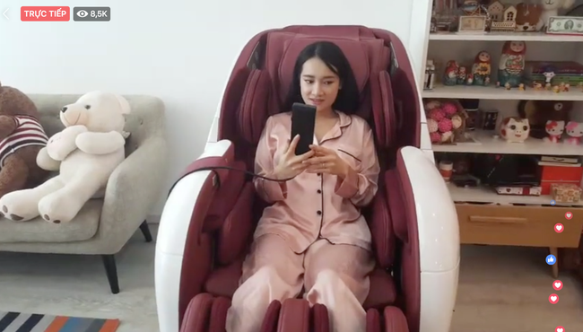 Livestream trò chuyện với khán giả, Nhã Phương lại để lộ vòng bụng lùm lùm giữa nghi vấn mang thai-3