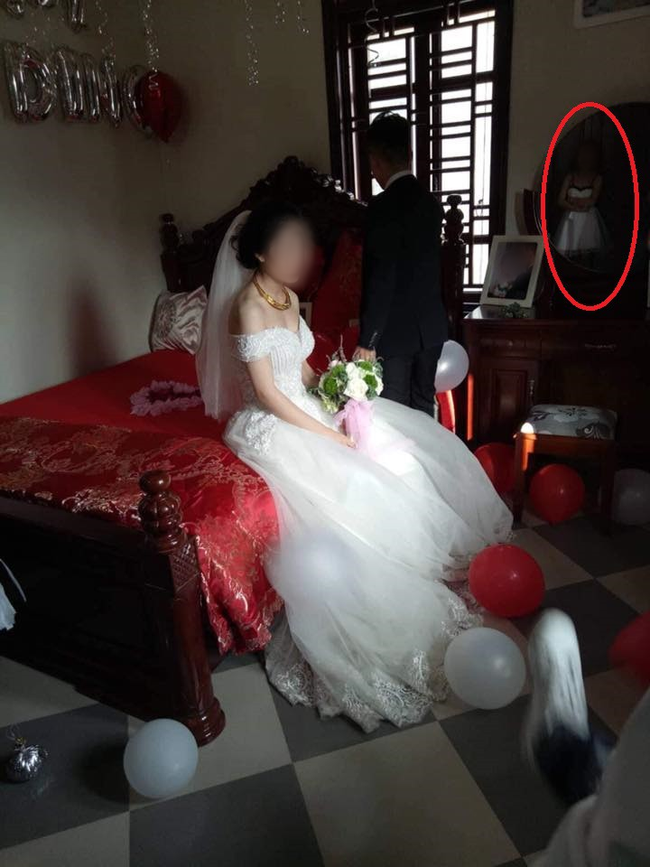 Cưới người yêu cũ nhưng ăn cỗ nhà bạn thân, cô gái không biết vui hay buồn, dân mạng lại chỉ soi chi tiết này-2