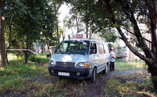 Để lại thư tuyệt mệnh xin lỗi vợ và con trai, người đàn ông treo cổ trong đình-1