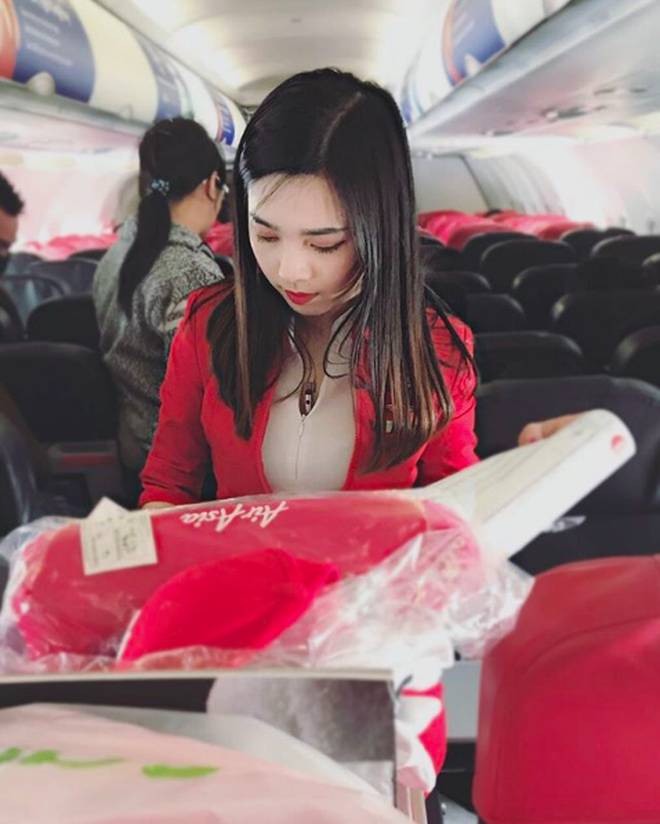 Nữ tiếp viên hàng không Malaysia gây sốt trên MXH chỉ sau tấm ảnh chụp trộm của hành khách-3