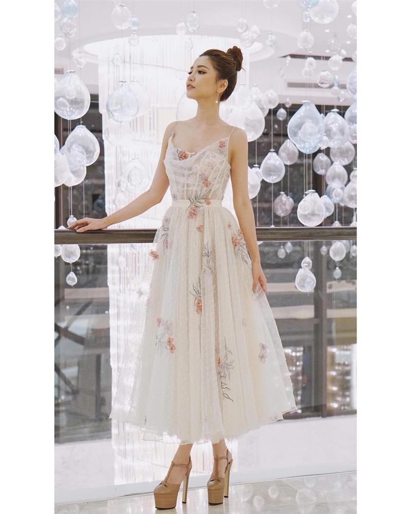 Mang danh nữ hoàng nội y, vậy mà 2 lần đụng hàng thánh lầy Bích Phương là 2 lần Ngọc Trinh thua đẹp-1