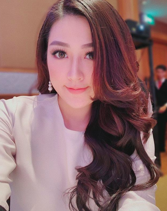 Che chắn kỹ lưỡng đến mấy, Tú Anh vẫn để lộ bụng lớn trong lần hội ngộ chị em toàn các nàng hậu-5