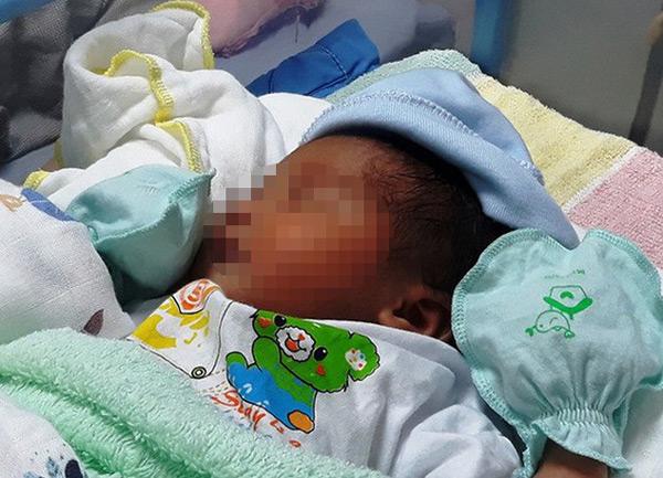 Mang khối u 5,3kg, mẹ Phú Yên nghẹt thở sinh con nặng 3,2kg như kỳ tích-2