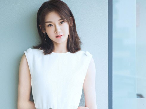 Phụ nữ may mắn lắm mới sinh vào 4 tháng âm lịch này bởi cả đời định sẵn sống trong nhung lụa, bạn đời bên cạnh cũng hưởng phúc lây