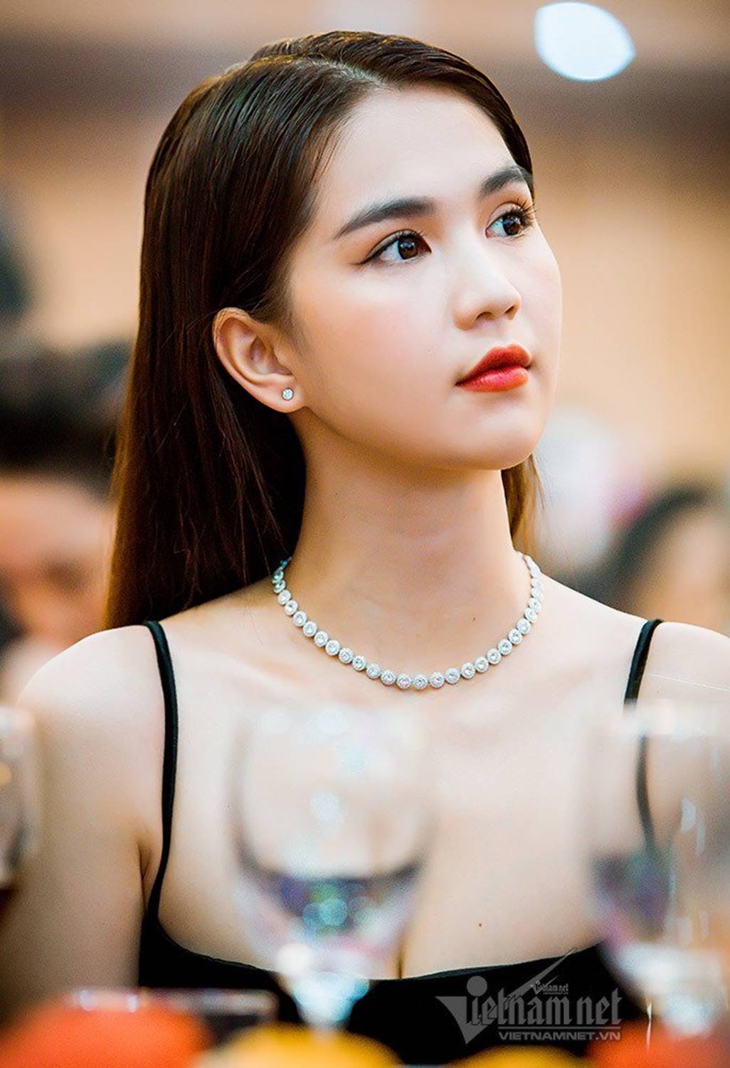 Ngọc Trinh đọ vẻ gợi cảm với Hồ Ngọc Hà-3