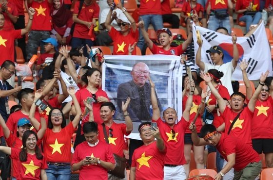 HLV Park Hang Seo: AFF Cup là gì mà nặng đến thế?-1