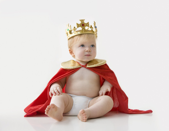 Sinh ra là em bé ngậm thìa vàng nhưng con của Meghan sẽ có cuộc sống khác biệt so với Hoàng tử George-1