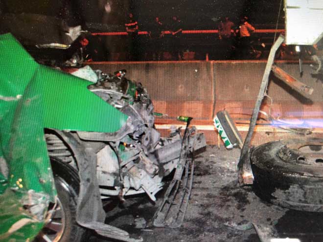 Taxi gặp tai nạn thảm khốc 3 người chết: Nhói lòng mẹ già khóc con ở đâu?-3