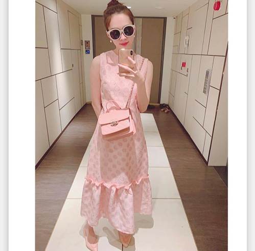 Lấy chồng đại gia nhưng Hoa hậu Đặng Thu Thảo vẫn tiết kiệm, diện đi diện lại đồ cũ-1