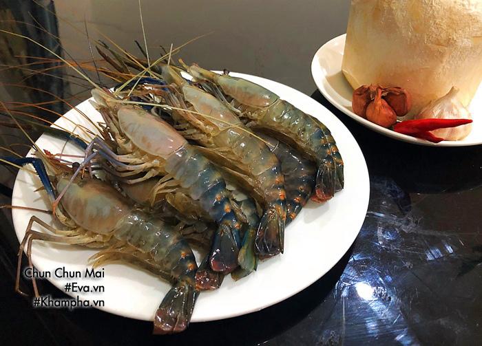 Trời se lạnh, làm tôm kho tộ thơm nức mũi khiến hàng xóm cũng phải chảy nước miếng-1