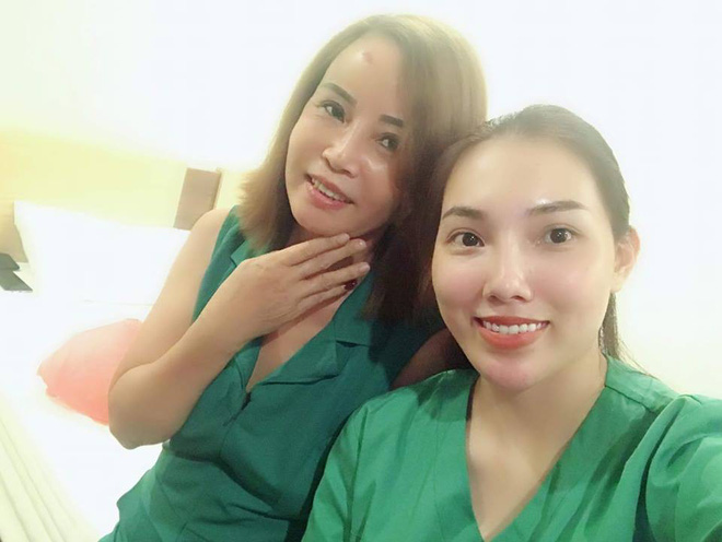 Cô dâu 62 tuổi đăng ảnh mới nhất sau phẫu thuật, chồng chia sẻ vẫn chưa thể nói chuyện-4