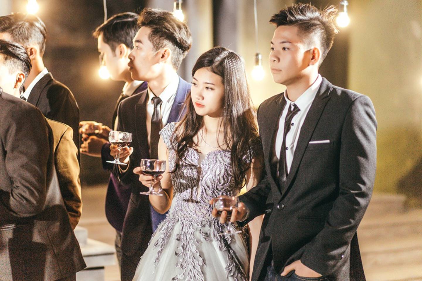 Khi rich kids Việt chụp ảnh kỷ yếu: Lớp chi 80 triệu đi Đà Lạt, lớp chụp hết 40 triệu ở phim trường-3