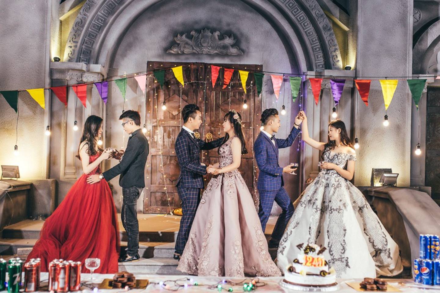 Khi rich kids Việt chụp ảnh kỷ yếu: Lớp chi 80 triệu đi Đà Lạt, lớp chụp hết 40 triệu ở phim trường-5