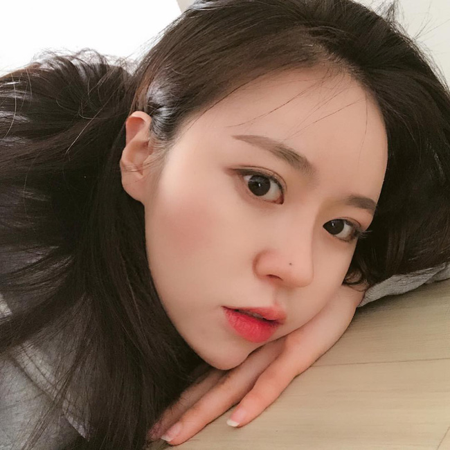 Chăm da mùa lạnh: Hóa ra phải bôi serum và kem dưỡng lúc da đang ẩm thì mới có hiệu quả hoàn toàn-4