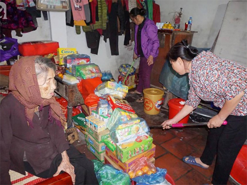 Nữ giáo viên ở miền Tây cho con uống thuốc diệt cỏ vì chồng nộp đơn ly hôn-2