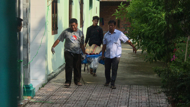 Vào nhà nghỉ với gái đã có chồng thì bị phát hiện, người đàn ông bị đâm chết tại chỗ-2