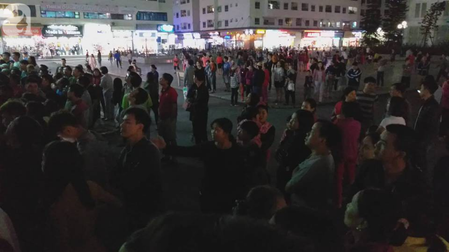 Nóng: Phát hiện 1 trẻ sơ sinh còn nguyên dây rốn rơi từ tầng cao xuống sân chung cư HH Linh Đàm-3