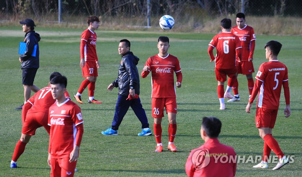 Muôn sắc thái của HLV Park Hang Seo trong buổi tập của đội tuyển Việt Nam tại Hàn Quốc-6