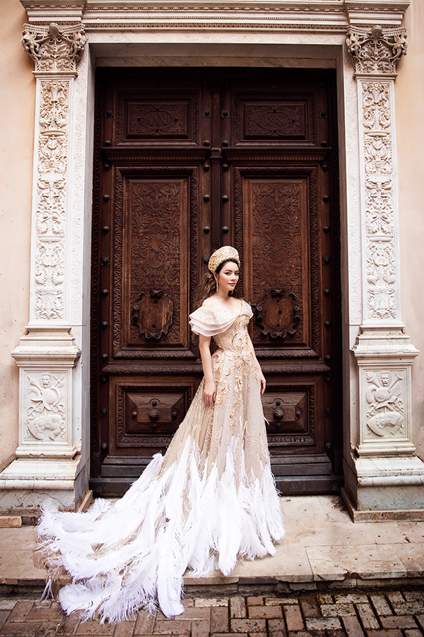 Lý Nhã Kỳ kiêu sa với đầm mang phong cách Hoàng gia trong lâu đài cổ-7