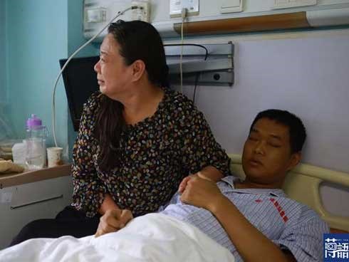 Mẹ khóc nức nở khi con trai 28 tuổi mắc… 16 loại bệnh vì thói quen nhiều người cũng mắc