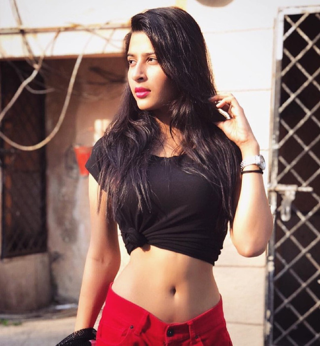 Chấn động: Người mẫu Ấn Độ 20 tuổi bị bạn quen trên mạng sát hại, nhét xác vào vali để tiêu hủy giữa đường-3