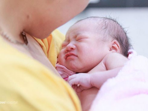 Trẻ sơ sinh thường giật mình vì những lý do rất đơn giản