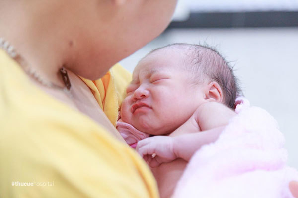 Trẻ sơ sinh thường giật mình vì những lý do rất đơn giản-2