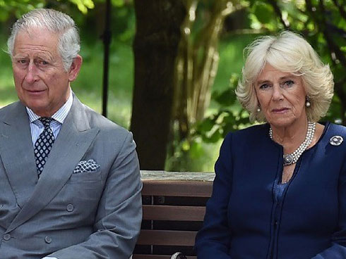 Từng hẹn hò với 20 cô gái để cố quên Camilla, Thái tử Charles không ngờ nhận phải quả báo như thế này đây-4