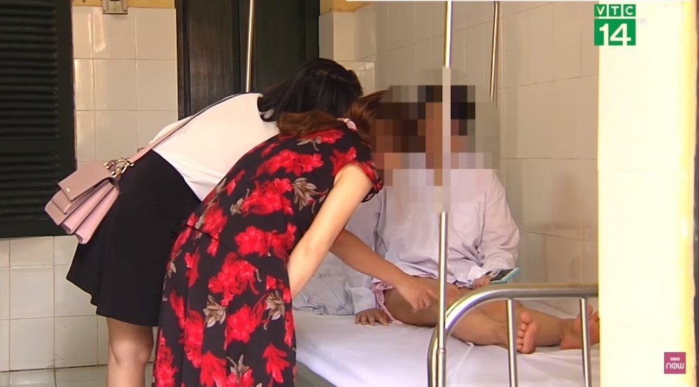 Phát điên vì hâm mộ Đàm Vĩnh Hưng, cô gái trẻ hoang tưởng nhảy từ tầng 2 xuống đất-1