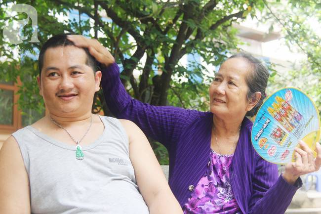 Nụ cười hạnh phúc của mẹ: 33 tuổi, đứa con trai đã biết nói, biết đi sau khi được ông trời trả lại-8