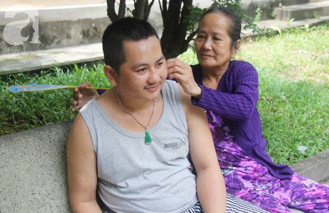 Nụ cười hạnh phúc của mẹ: 33 tuổi, đứa con trai đã biết nói, biết đi sau khi được ông trời trả lại-12