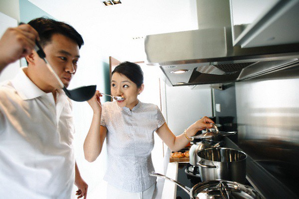 Bao năm sống hạnh phúc, tôi đâu ngờ mới đi làm được vài ngày, chồng đã đổ đốn đến thế!-1