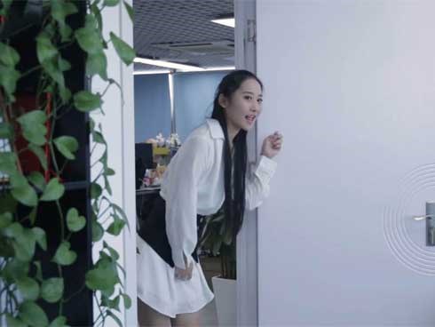 Làm đẹp để đi 'xem mặt' nhưng không qua được ải của sếp