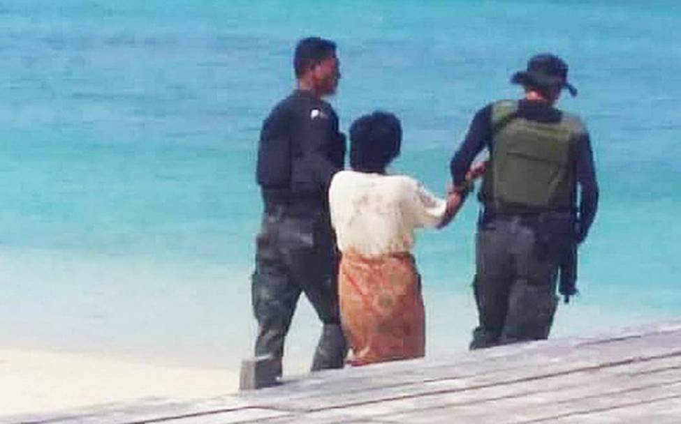 Nghe lời cầu cứu của người đàn ông toàn thân đầy máu, cảnh sát đến chứng kiến cảnh tượng kinh hoàng với 4 đứa trẻ-4