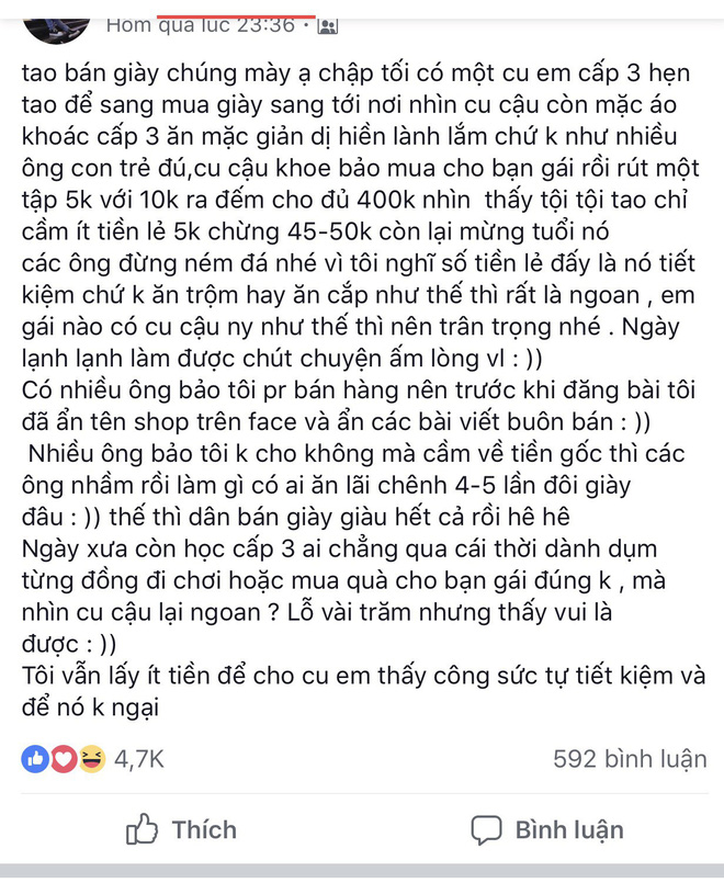 Nam sinh tiết kiệm từng đồng tiền lẻ mua quà 20-10 và hành động của anh bán giày khiến người đọc ấm lòng-1