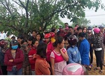 Bàng hoàng phát hiện 4 người trong một gia đình chết trong tư thế treo cổ Bàng hoàng phát hiện 4 người trong một gia đình chết trong tư thế treo cổ
