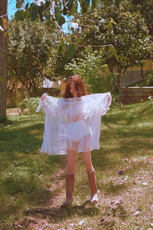 Sau khi bỏ Bùa yêu, Bích Phương quyết thiêu đốt mắt fan với hình ảnh quyến rũ-5