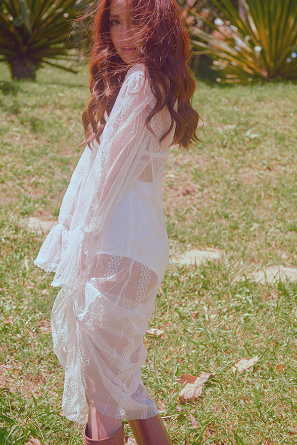 Sau khi bỏ Bùa yêu, Bích Phương quyết thiêu đốt mắt fan với hình ảnh quyến rũ-6