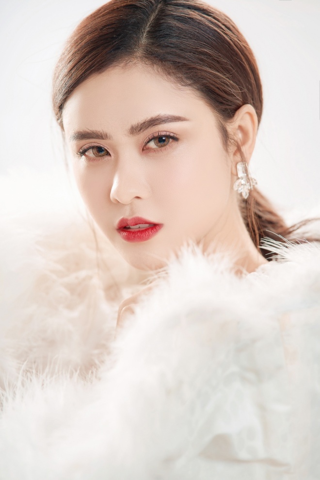 Trương Quỳnh Anh khoe vẻ đẹp mong manh gây thương nhớ nhân dịp 20/10-2