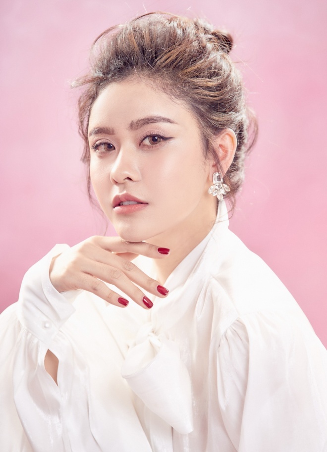 Trương Quỳnh Anh khoe vẻ đẹp mong manh gây thương nhớ nhân dịp 20/10-5