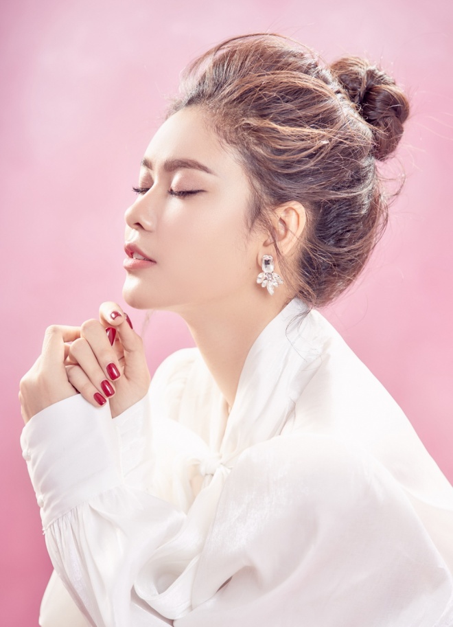 Trương Quỳnh Anh khoe vẻ đẹp mong manh gây thương nhớ nhân dịp 20/10-7