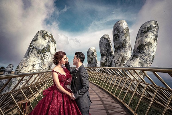 Vẻ đẹp nóng bỏng của siêu mẫu chung sống với Ưng Hoàng Phúc 6 năm mới làm đám cưới-3