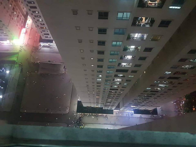 Bé gái sơ sinh bị mẹ ném từ tầng 31 chung cư Linh Đàm đã được lo chôn cất-3