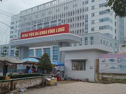 Bệnh nhân nhảy từ tầng 7 bệnh viện trong lúc người nhà đi lấy kết quả xét nghiệm