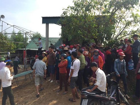 Nghẹn lòng đám tang 4 người trong gia đình treo cổ-5