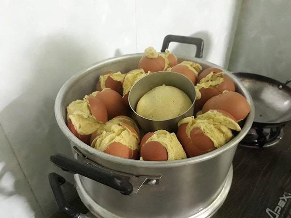 Học đòi làm theo trên mạng, cô gái khiến dân mạng tá hỏa với món trứng thoát xác”-4